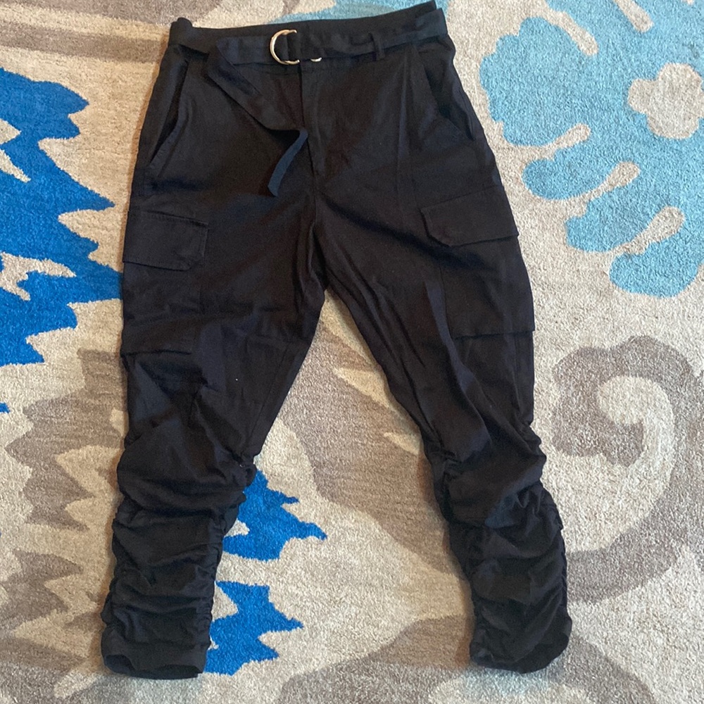 Stretchy rouged Capri cargos